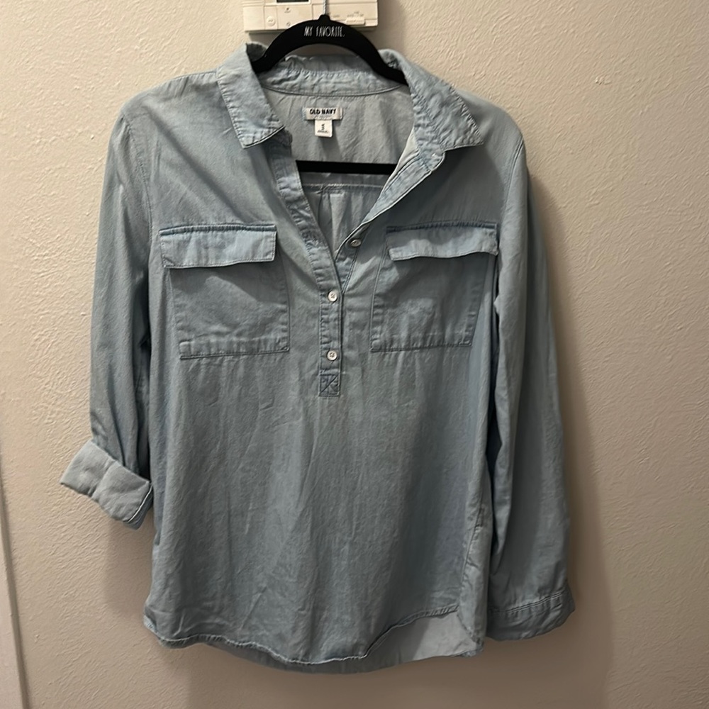 Medium chambray top